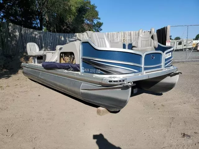 2018 Premier Pontoon