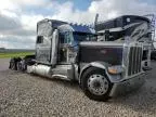 2023 Peterbilt 389