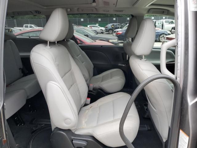 2019 Toyota Sienna XLE