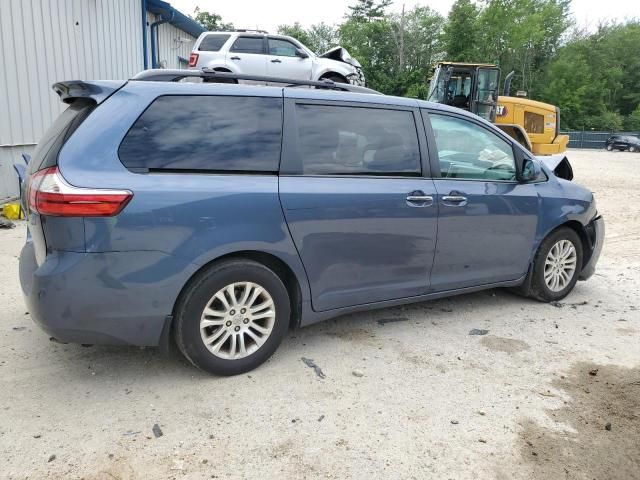 2017 Toyota Sienna XLE