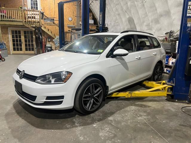 2016 Volkswagen Golf Sportwagen S