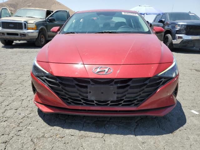 2022 Hyundai Elantra SE