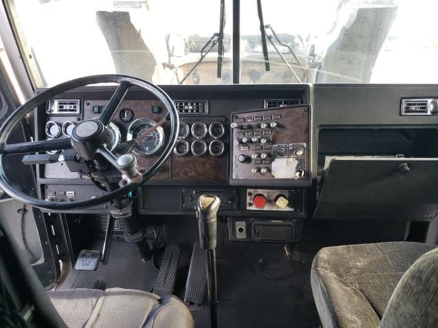 1995 Kenworth Construction T600