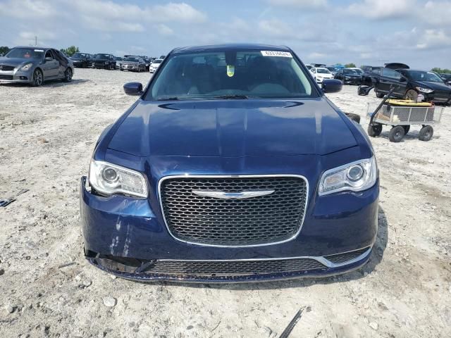 2017 Chrysler 300 Limited