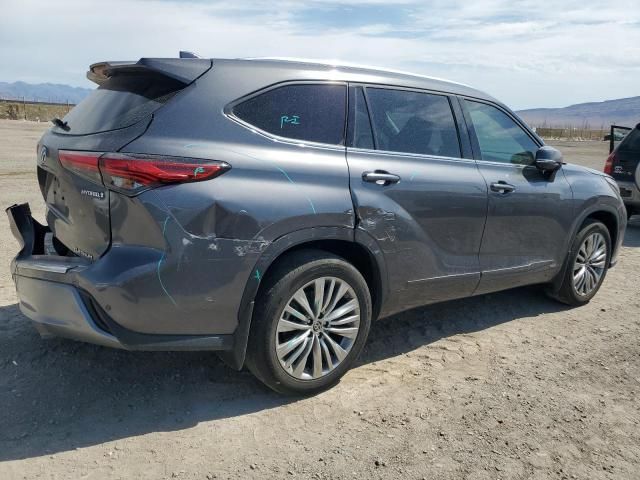 2022 Toyota Highlander Hybrid Platinum