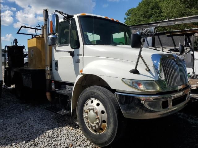 2004 International 4000 4400