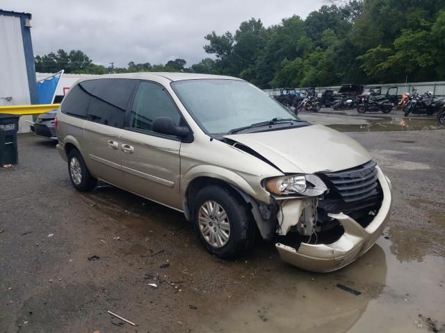 2006 Chrysler Town & Country LX