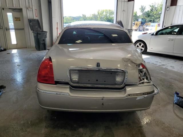 2009 Lincoln Town Car Signature Long Wheelbase