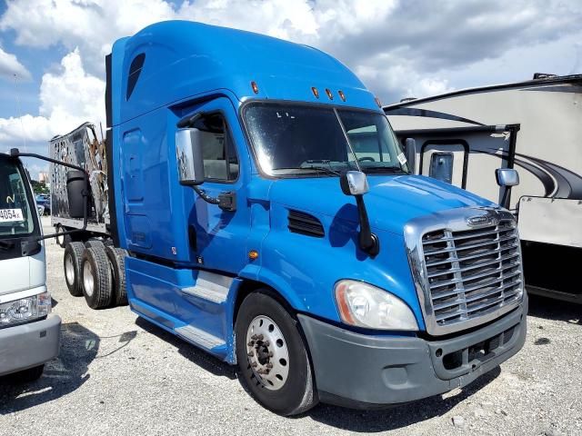 2015 Freightliner Cascadia 113