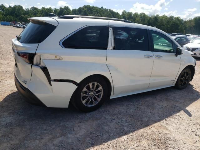 2021 Toyota Sienna XLE