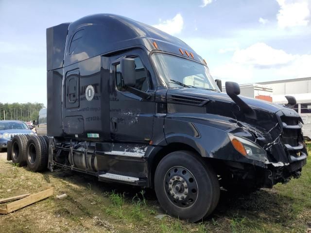 2020 Freightliner Cascadia 126