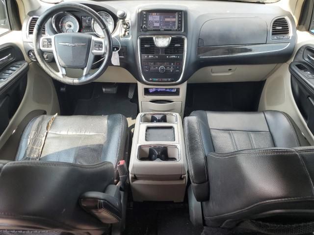 2013 Chrysler Town & Country Touring L