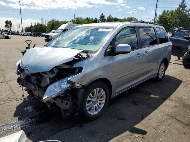 2015 Toyota Sienna XLE