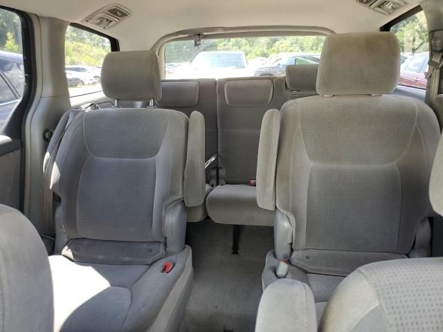 2005 Toyota Sienna LE