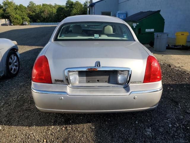 2004 Lincoln Town Car Ultimate