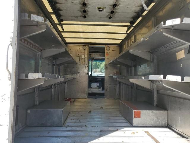 2000 Freightliner Chassis M Line WALK-IN Van