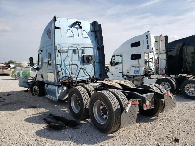 2011 Freightliner Cascadia 125