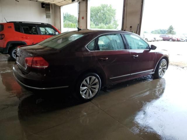 2012 Volkswagen Passat SEL