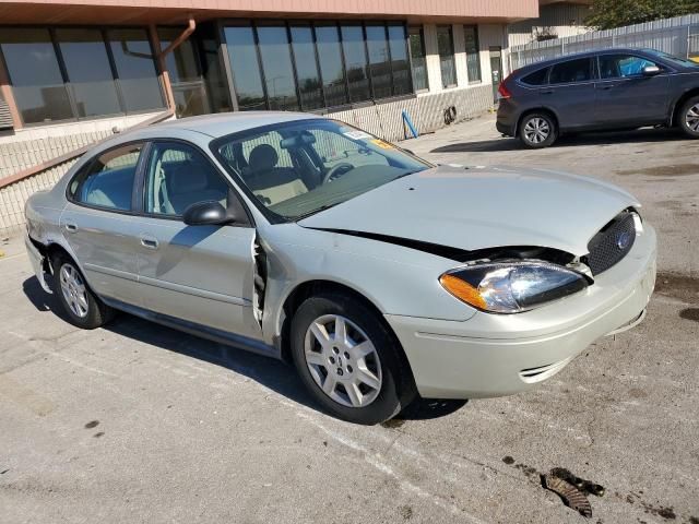 2005 Ford Taurus SE