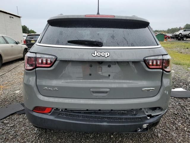 2023 Jeep Compass Latitude LUX