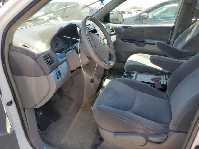 2005 Toyota Sienna CE