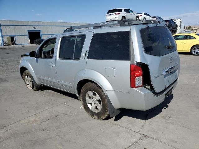 2005 Nissan Pathfinder LE