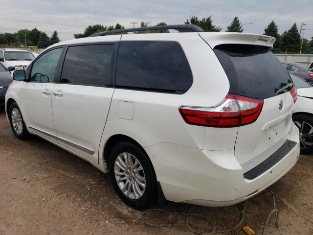 2016 Toyota Sienna XLE