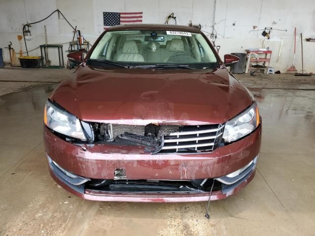 2012 Volkswagen Passat SEL