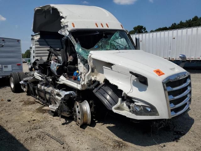 2021 Freightliner Cascadia 126