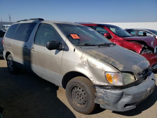 2002 Toyota Sienna LE