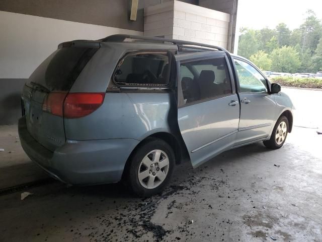 2004 Toyota Sienna CE