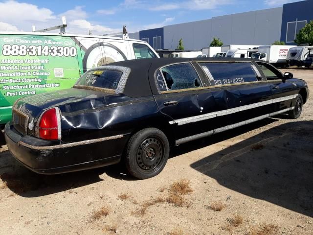 2003 Lincoln Town Car Executive