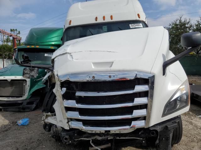 2018 Freightliner Cascadia 126