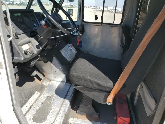 2000 Freightliner Chassis M Line WALK-IN Van