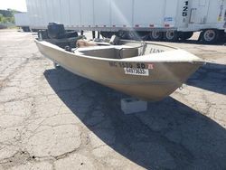 Salvage boats for sale at Woodhaven, MI auction: 2001 Lund Boat