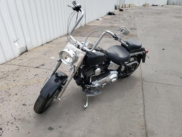 2004 Harley-Davidson Flstc