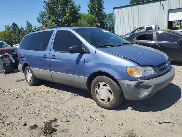 2000 Toyota Sienna LE