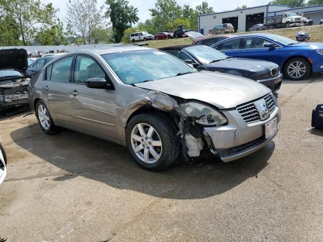 2005 Nissan Maxima SE