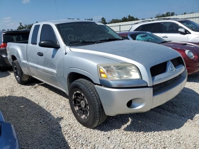 2007 Mitsubishi Raider LS