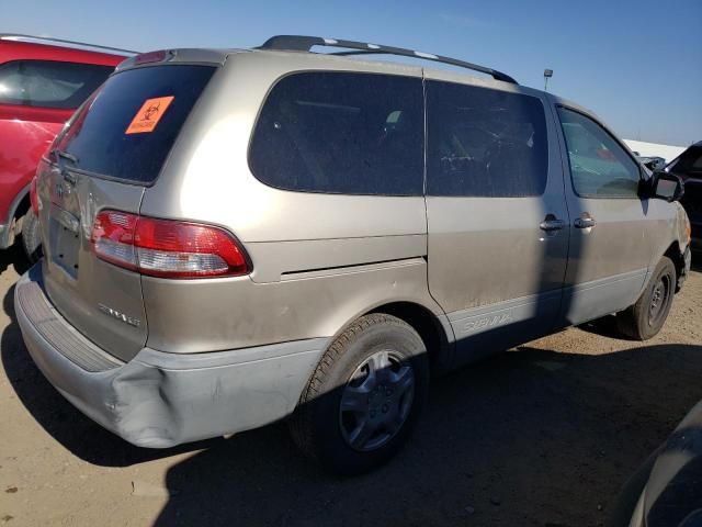 2002 Toyota Sienna LE