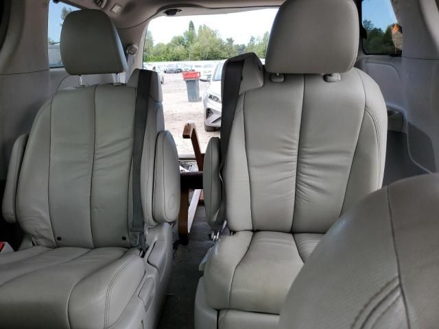 2012 Toyota Sienna XLE