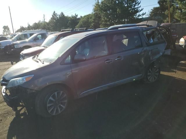 2018 Toyota Sienna XLE