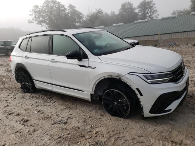 2022 Volkswagen Tiguan SE R-LINE Black