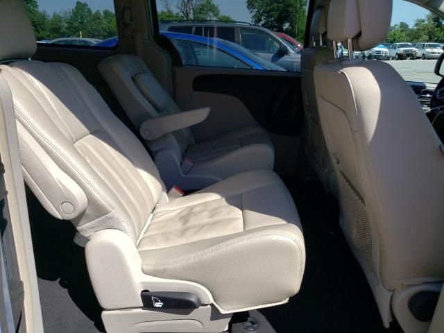 2013 Chrysler Town & Country Touring