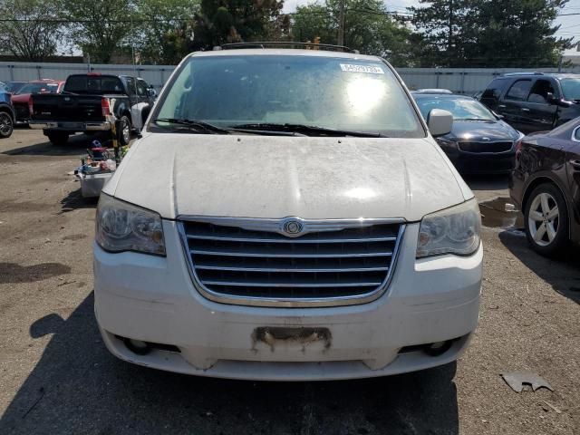 2010 Chrysler Town & Country Touring