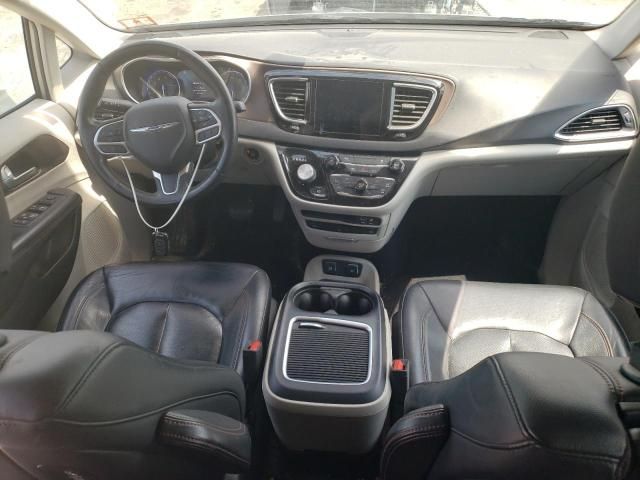 2017 Chrysler Pacifica Touring L Plus