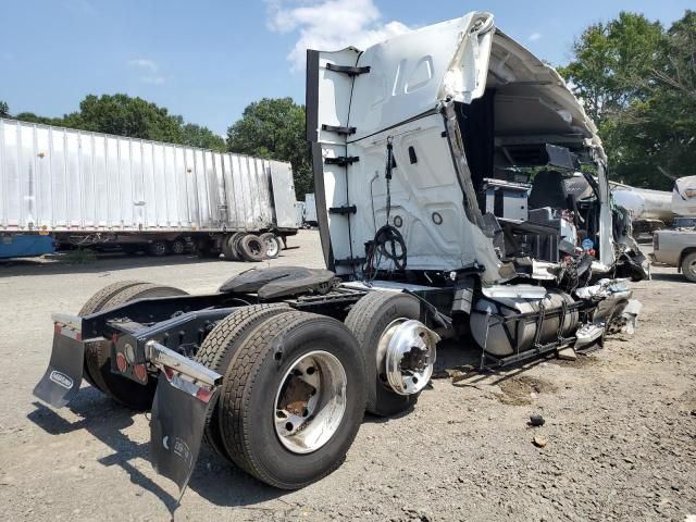 2021 Freightliner Cascadia 126