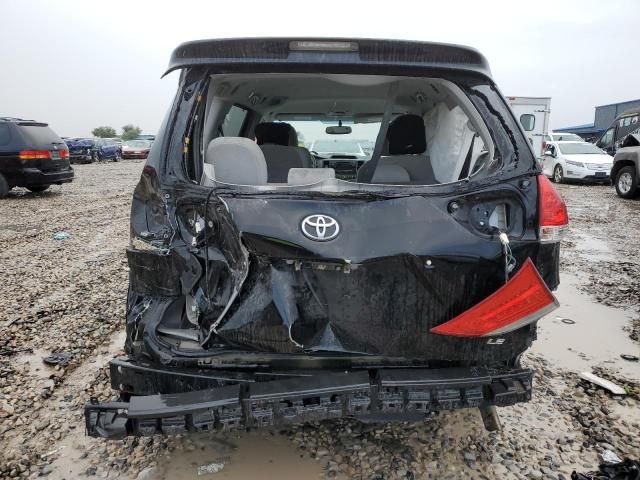 2013 Toyota Sienna LE