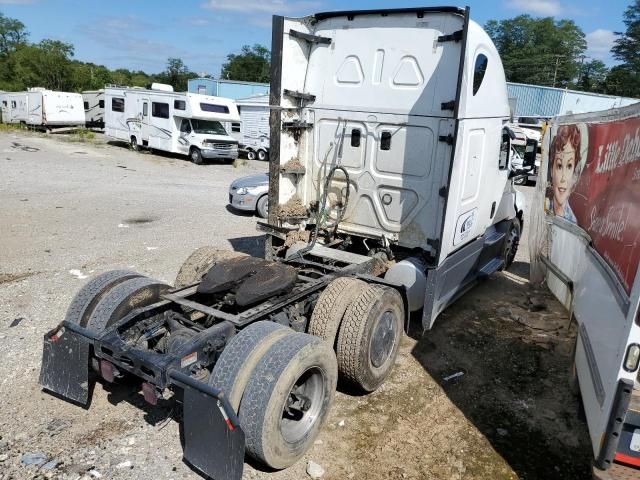 2020 Freightliner Cascadia 126