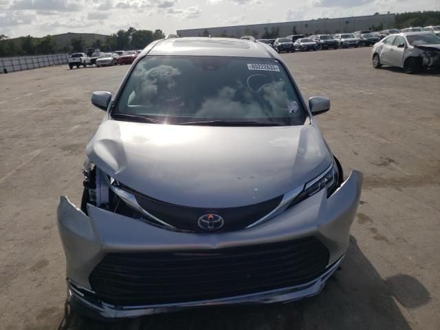 2023 Toyota Sienna XLE